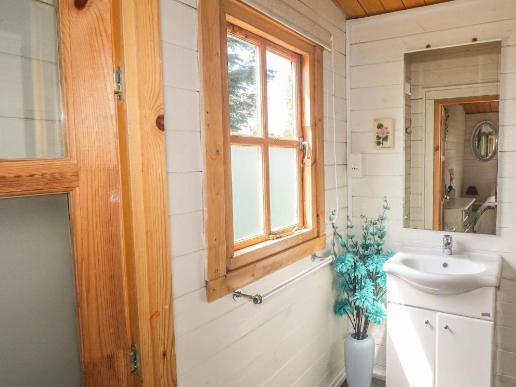 Trevenna Cabin Сент-Остел Экстерьер фото